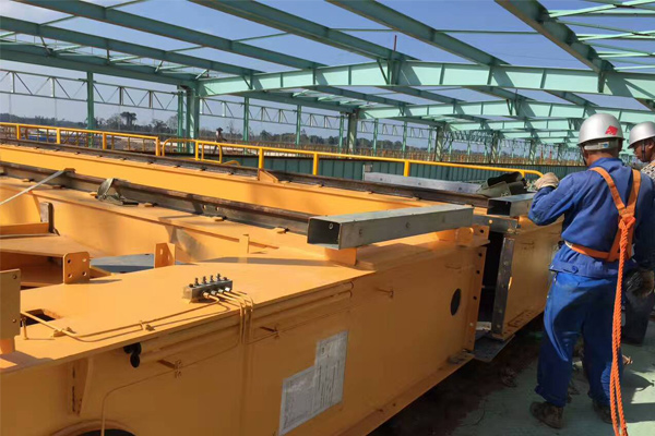 Malaysia-bridge-cranes-installation