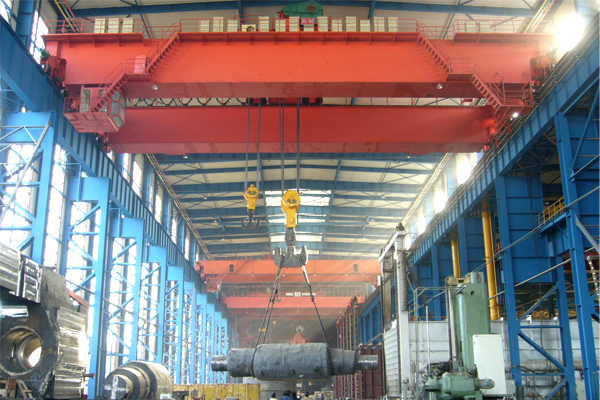 bridge-crane-at-working