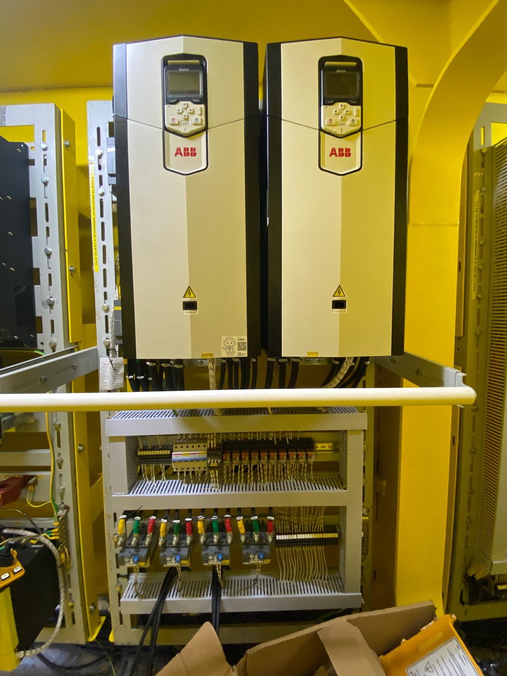 bridge-crane-girder-electric-control-room